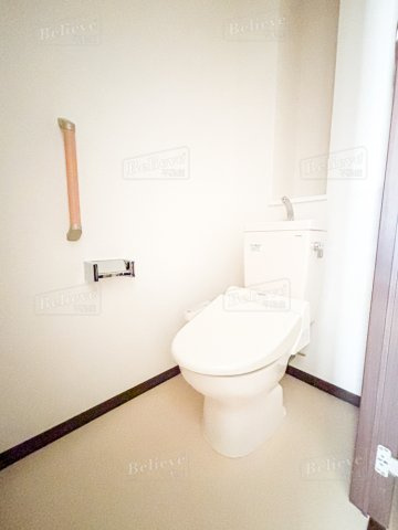 あきない通り西原のトイレ|嬉しい温水洗浄便座付き♪