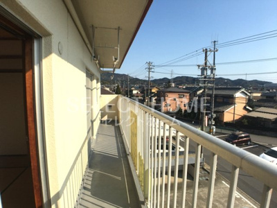 【バルコニー】 | コーポ竹の花 | 同型タイプ開放的で明るい空間を演出してくれるバルコニーです