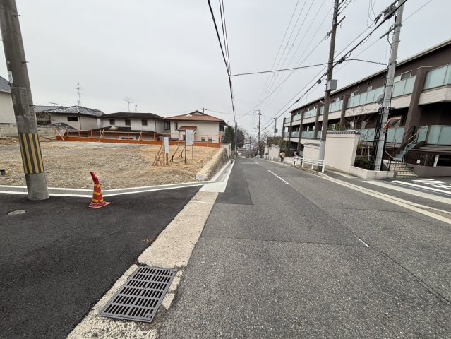 鴨子ヶ原2丁目売土地の前面道路含む現地写真