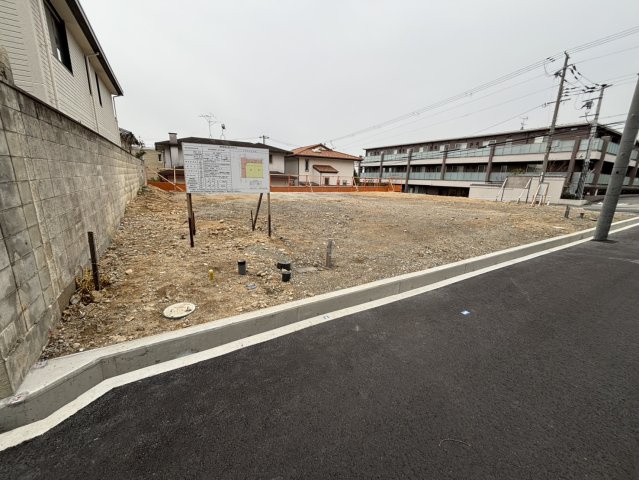 鴨子ヶ原2丁目売土地の前面道路含む現地写真