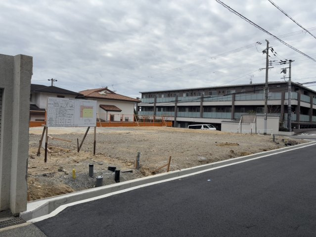 鴨子ヶ原2丁目売土地の前面道路含む現地写真