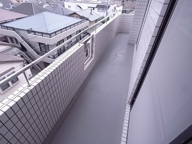 パレルミエール岡本のバルコニー