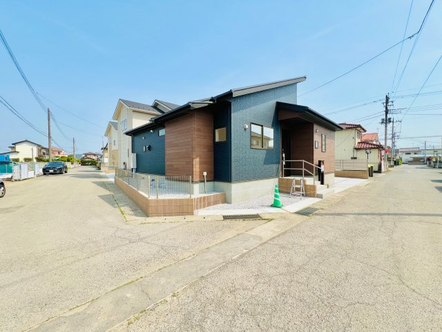 伊勢崎市除ケ町の前面道路含む現地写真|閑静な住宅地で、焦らず駐車もできます♪