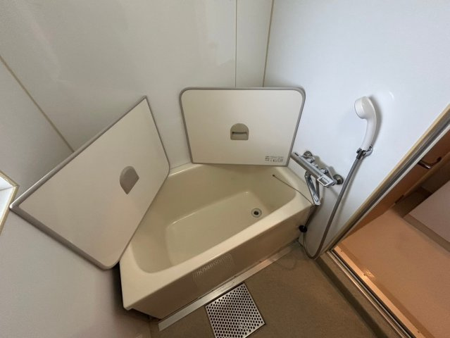 大脇ビルの浴室|大脇ビル