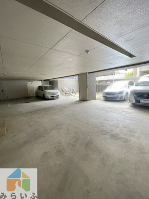 【駐車場】 | ル・シャンパーニュ