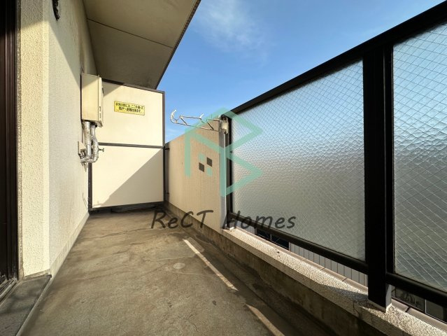 姫路市飾磨区恵美酒の賃貸マンションのバルコニー
