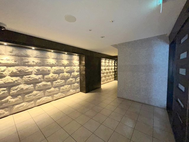 アドバンス新大阪6ビオラのロビー