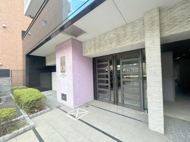 アドバンス新大阪6ビオラのエントランス