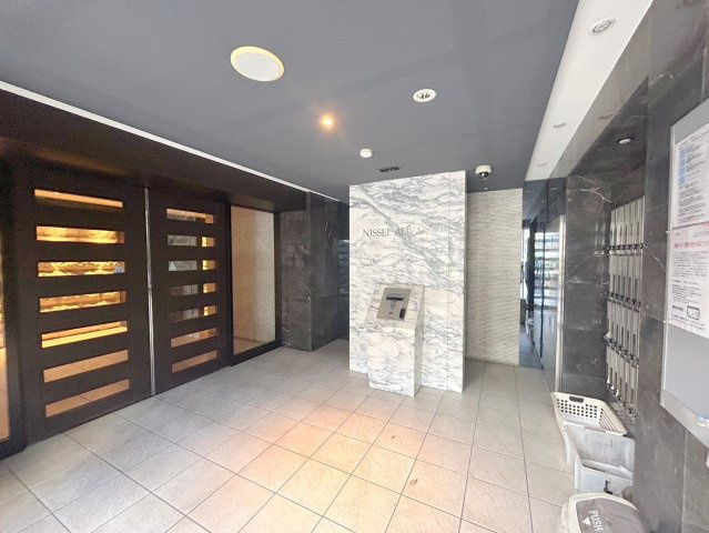 アドバンス新大阪6ビオラのエントランス