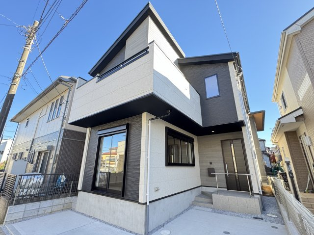 八潮市大瀬新築戸建（中川小学校：7分）の外観|完成済み内覧可能です！！