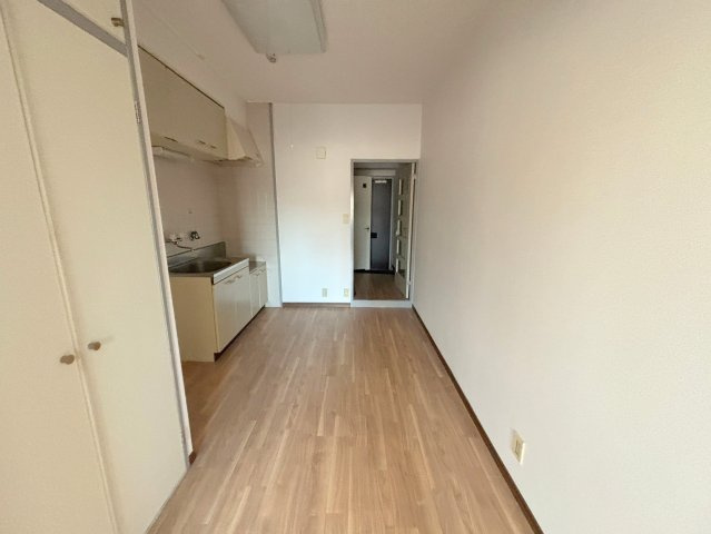 クリエール三津屋の居間・リビング