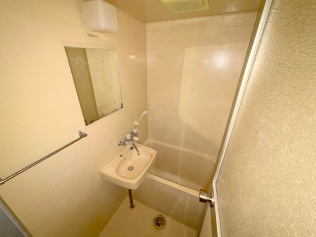 クリエール三津屋の浴室
