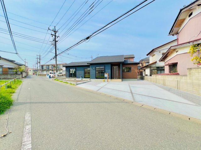 伊勢崎市上植木本町の前面道路含む現地写真|車の通りも少なく駐車が苦手な方にもおススメ♪