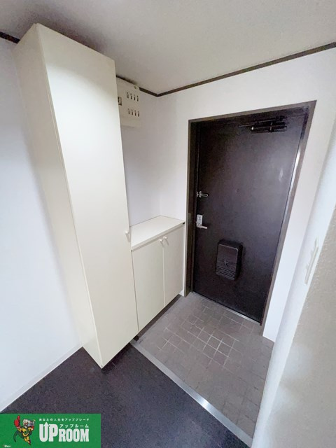 グリーンヒルズ朝宮の玄関