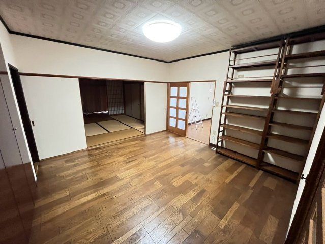 西宮町戸建の洋室