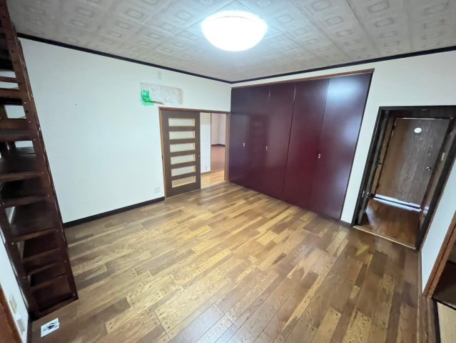 西宮町戸建の洋室