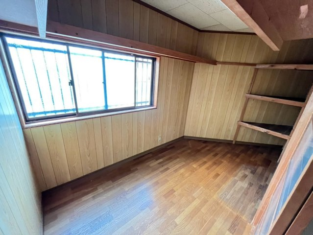 西宮町戸建の洋室