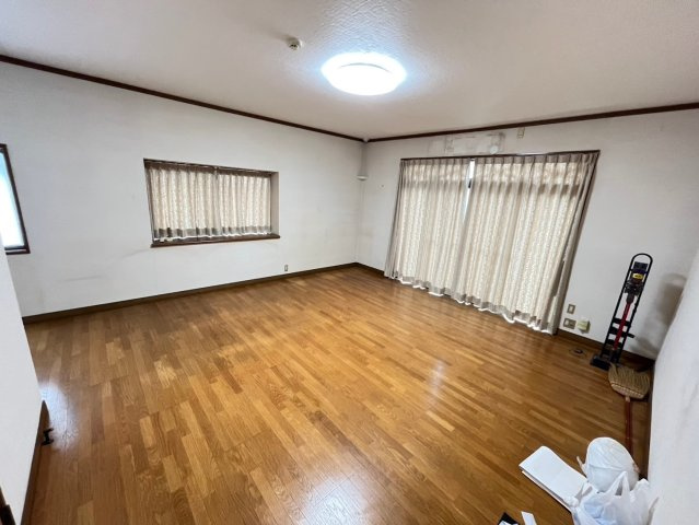 西宮町戸建の洋室