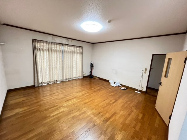 西宮町戸建の洋室