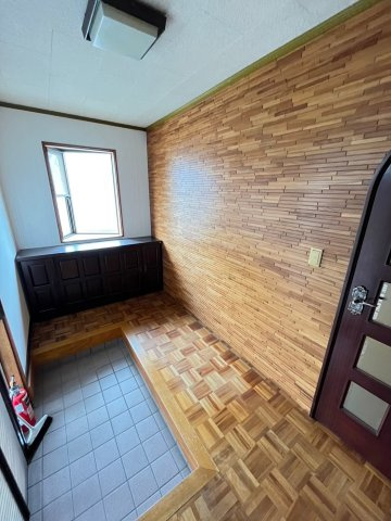 西宮町戸建の玄関