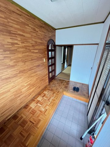 西宮町戸建の玄関