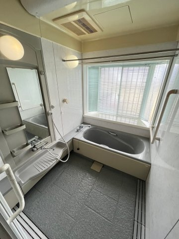 西宮町戸建の浴室