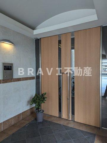 ミカド21鴻池 BRAVI不動産のエントランス