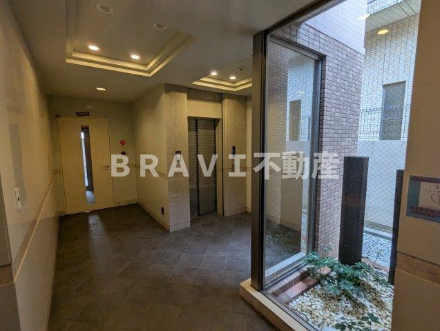 ミカド21鴻池 BRAVI不動産のロビー