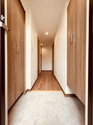 IMR　BLD.の玄関