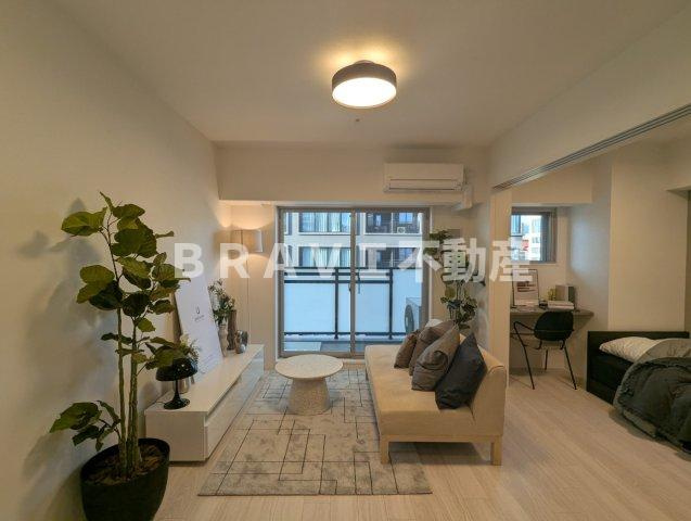 アーバネックス天満橋South BRAVI不動産の居間・リビング