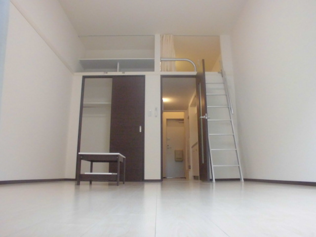 クレイノレンの居間・リビング