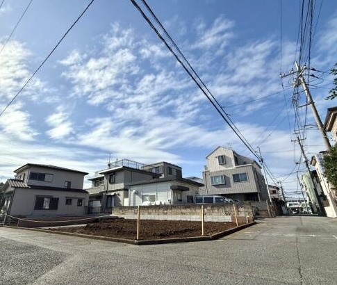 新座市畑中１丁目の新築一戸建の前面道路含む現地写真