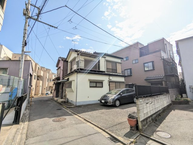 足立区関原１丁目の建築条件付売地の前面道路含む現地写真