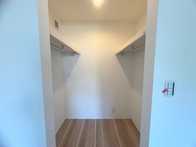 茅ヶ崎市南湖3丁目　新築戸建　2号棟の収納|ウォークインクローゼット完備◇◇