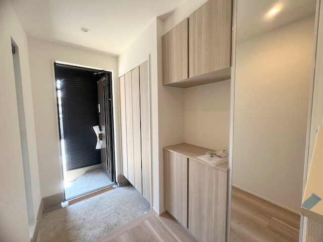 茅ヶ崎市南湖3丁目　新築戸建　2号棟の玄関|玄関スペース◇◇