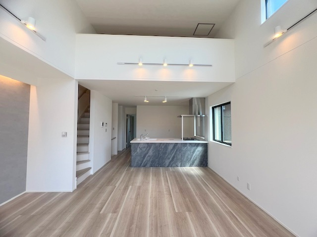 茅ヶ崎市南湖3丁目　新築戸建　2号棟の居間・リビング|2階リビングスペース◇◇