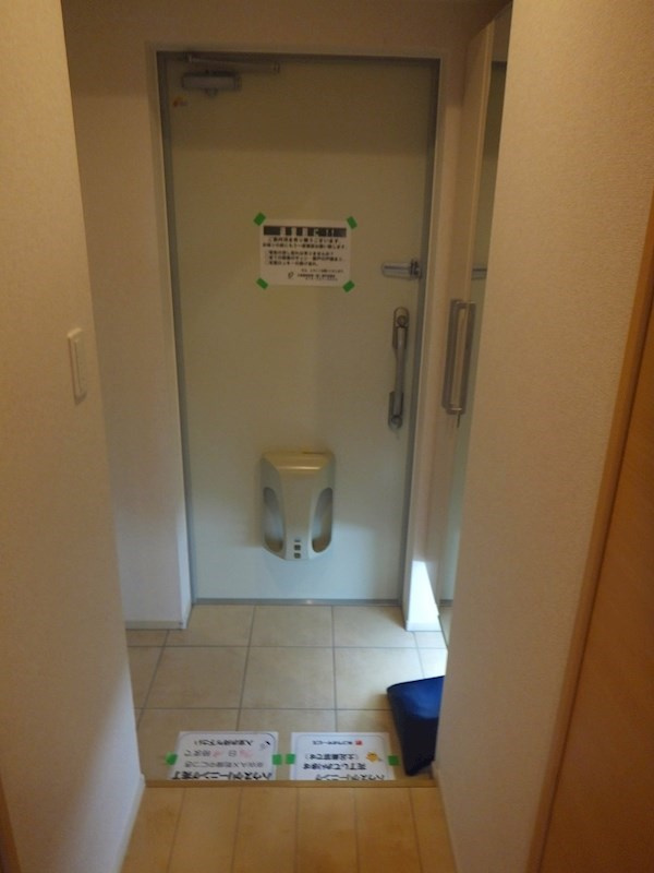 アシストみなと元町の玄関