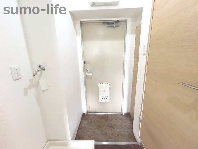 サリュー塚口の玄関