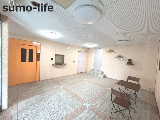 サリュー塚口のロビー