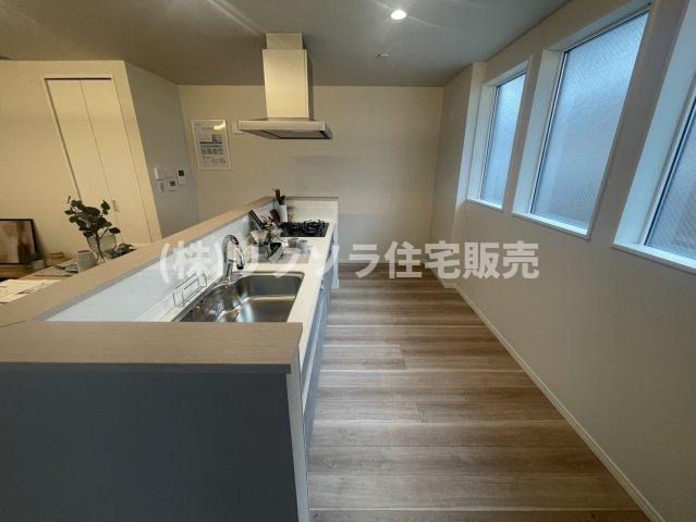 東香里園町　新築一戸建ての居間・リビング|■物件内覧・資金計画相談・住宅ローン相談、リフォーム相談、お問合せ受付中■
※当日・翌日のご内覧、ご相談はお電話でのお問合せがスムーズです！