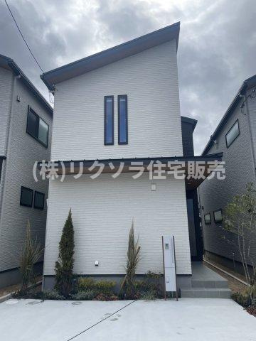 東香里園町　新築一戸建ての外観|新しい生活にいかがでしょうか？外観はお住まいの顔になります。こだわりたいポイントですね。外壁塗装や屋根塗装のご相談も承っております。
■現地内覧・資金計画相談・住宅ローン相談もお問合せ受付中■