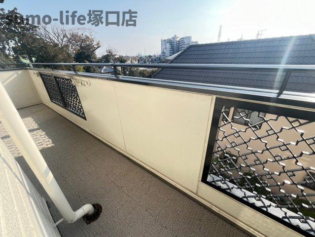 ファミール池尻のバルコニー