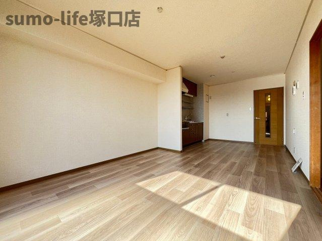 ファミール池尻の居間・リビング