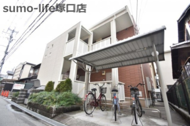 シャロル東園田のエントランス