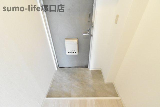 プリエール名神尼崎の玄関