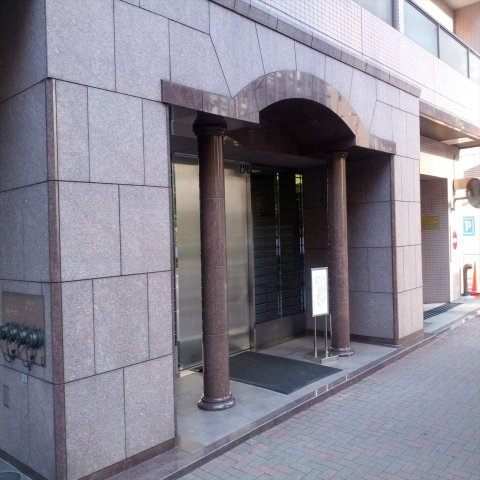 イトーピア音羽のエントランス