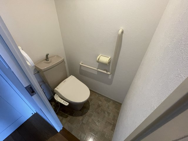 西宮市薬師町の賃貸マンションのトイレ