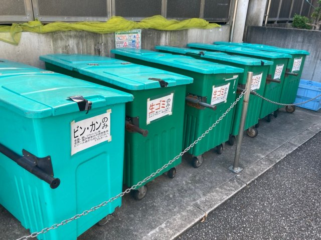 西宮市薬師町の賃貸マンションのエントランス