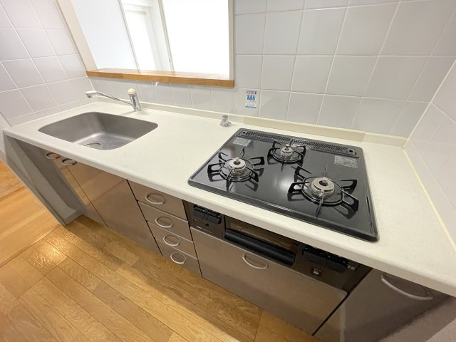 西宮市薬師町の賃貸マンションのキッチン