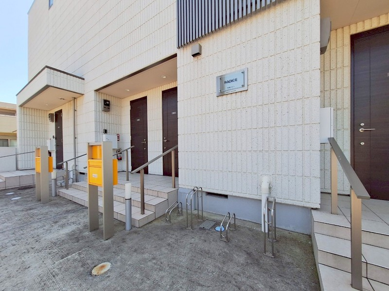 市原市五井東１丁目の賃貸マンションのエントランス